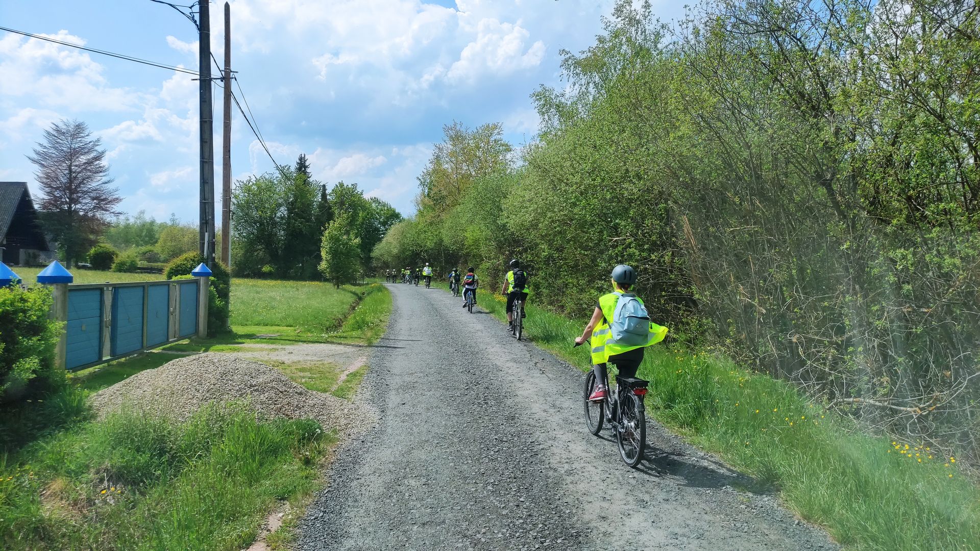 Vélo sur chemin de campagne Vélo sur chemin de campagne