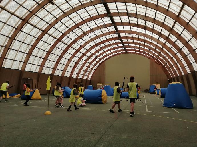 Tir à l'arc de combat en intérieur